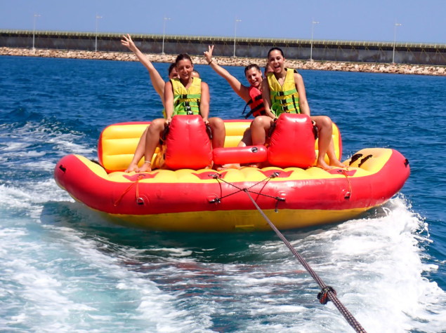 Crazy Sofa en Alciante desde Motos de agua
